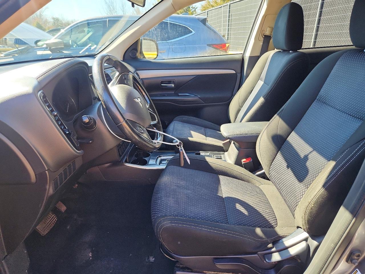 2017 Mitsubishi Outlander Se - Image 7