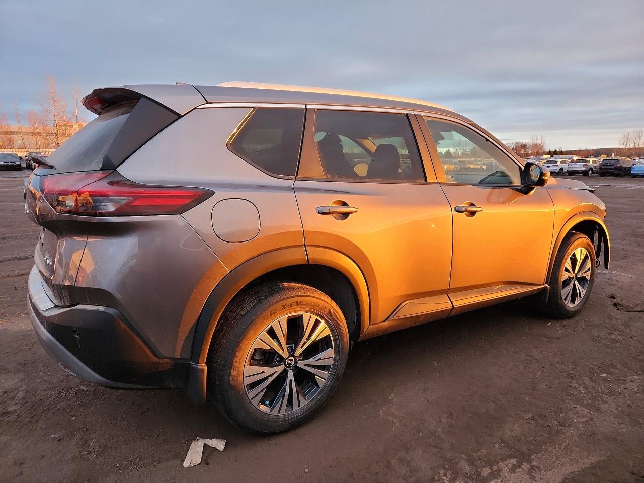 2023 Nissan Rogue Sv - Image 3