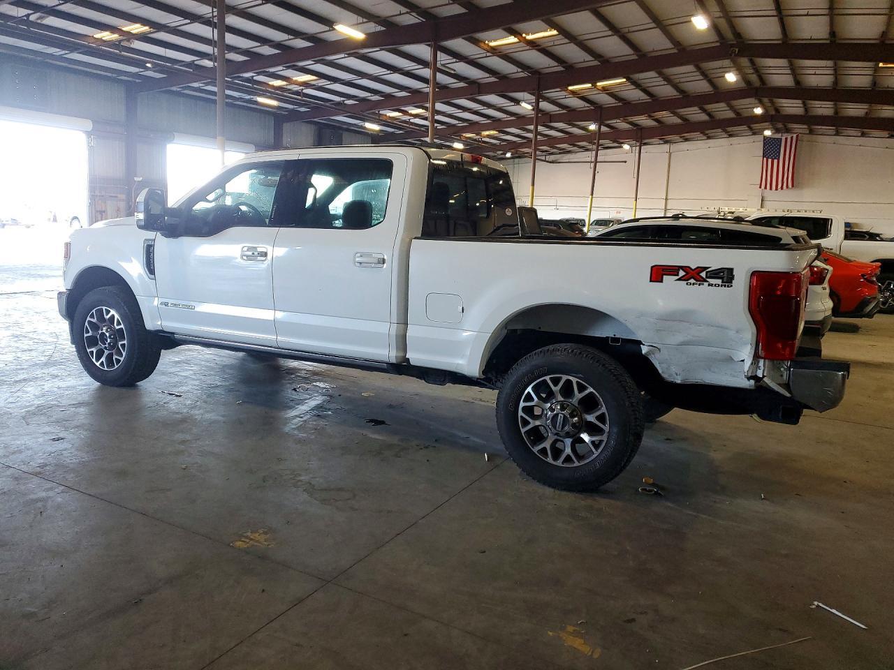 2021 Ford F250 Super Duty - Фото 2