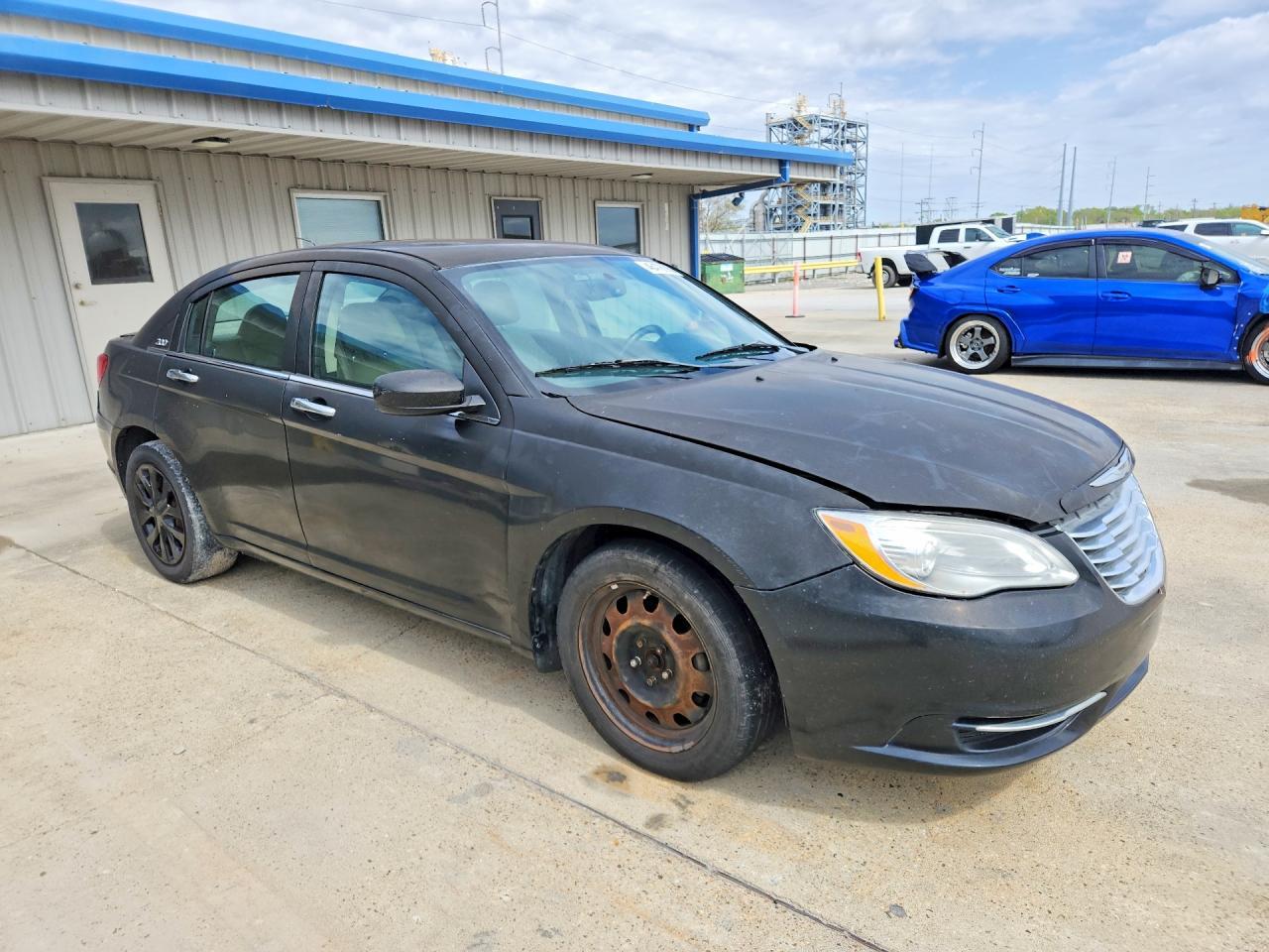 2012 Chrysler 200 Limited - Image 4