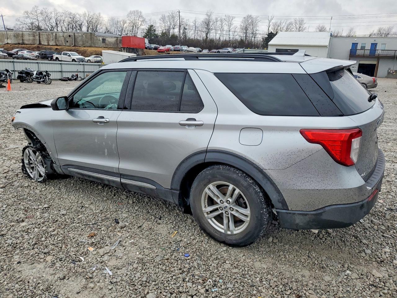 2020 Ford Explorer Xlt - Фото 2