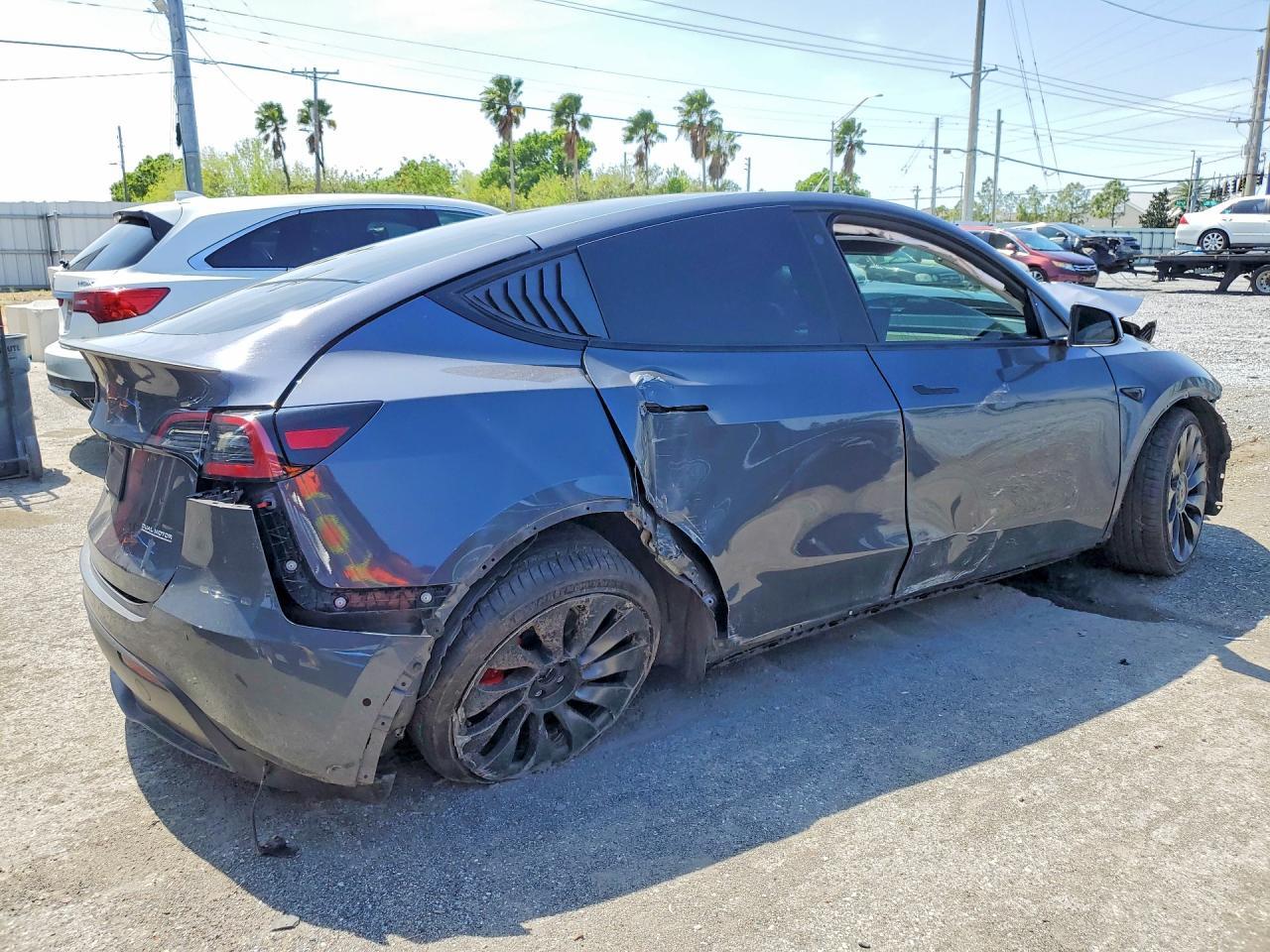 2022 Tesla Model Y - Фото 3