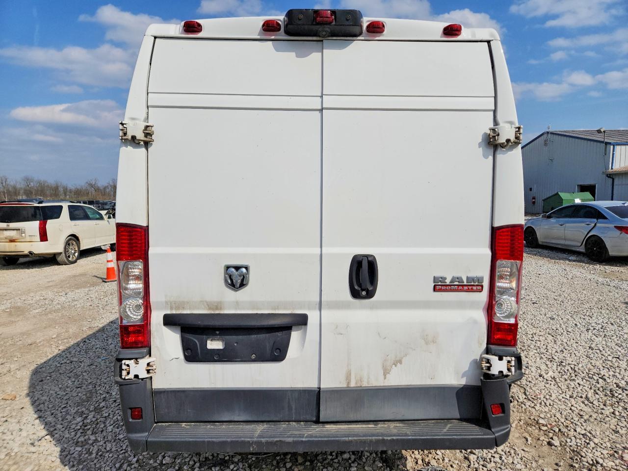 2018 Ram Promaster 3500 Delivery Van - Фото 6