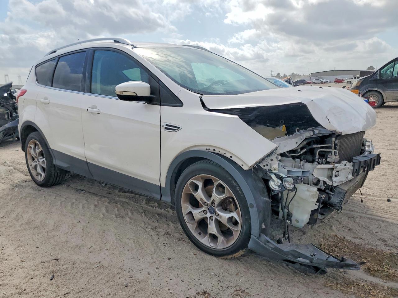 2016 Ford Escape Titanium - Фото 4
