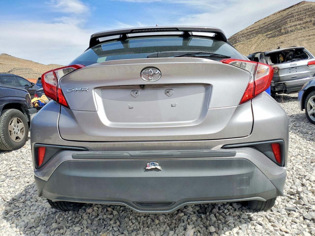 2019 Toyota C-Hr Le - Image 6