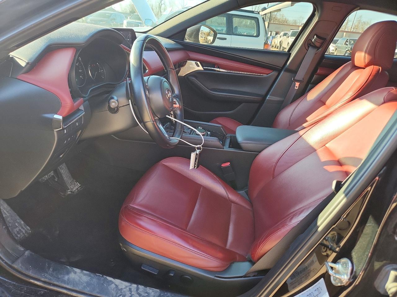 2021 Mazda 3 Premium - Фото 7