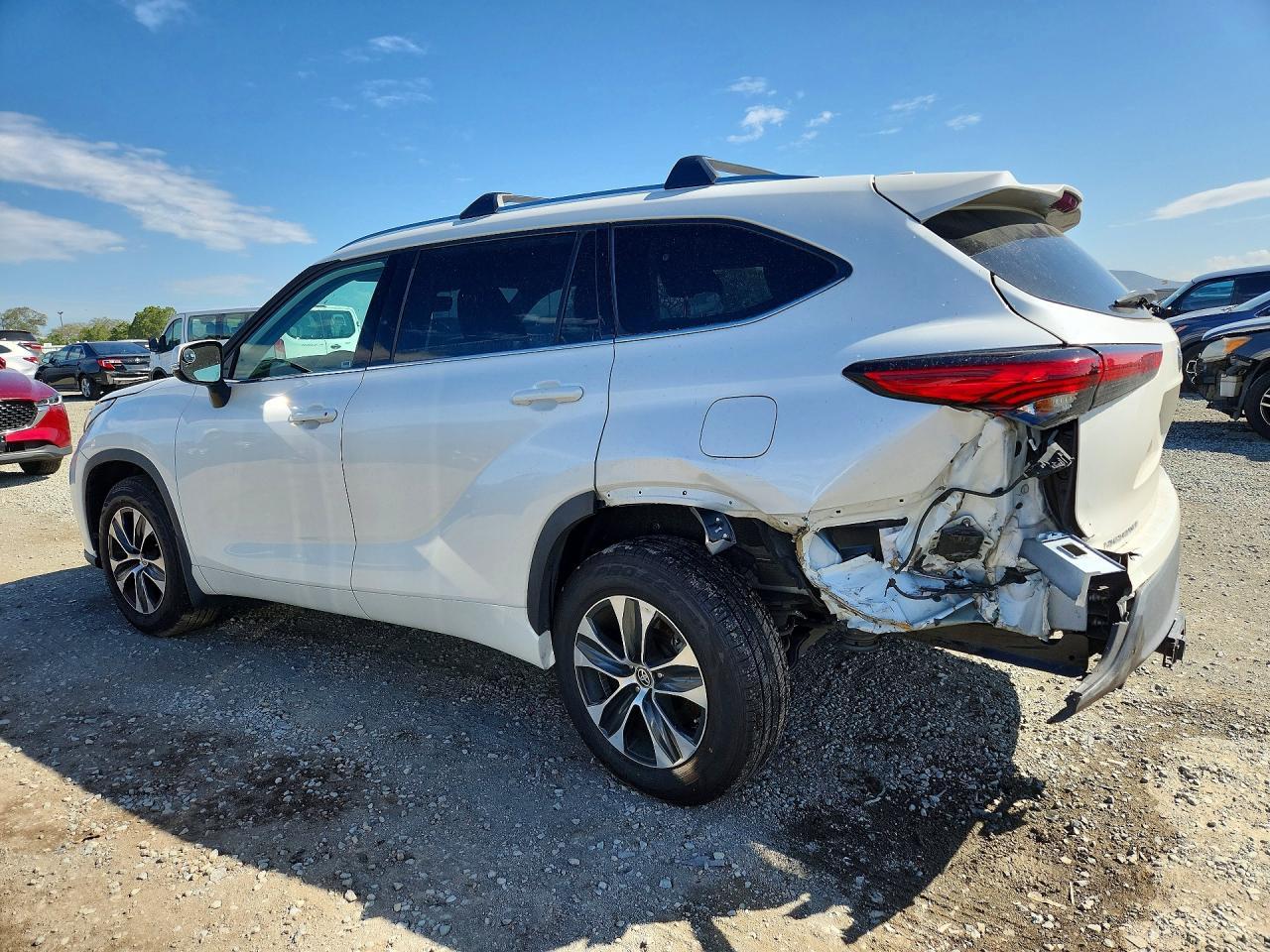 2021 Toyota Highlander Xle - Фото 2