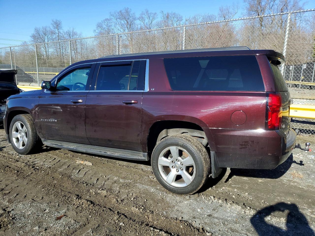 2020 Chevrolet Suburban K1500 Lt - Image 2