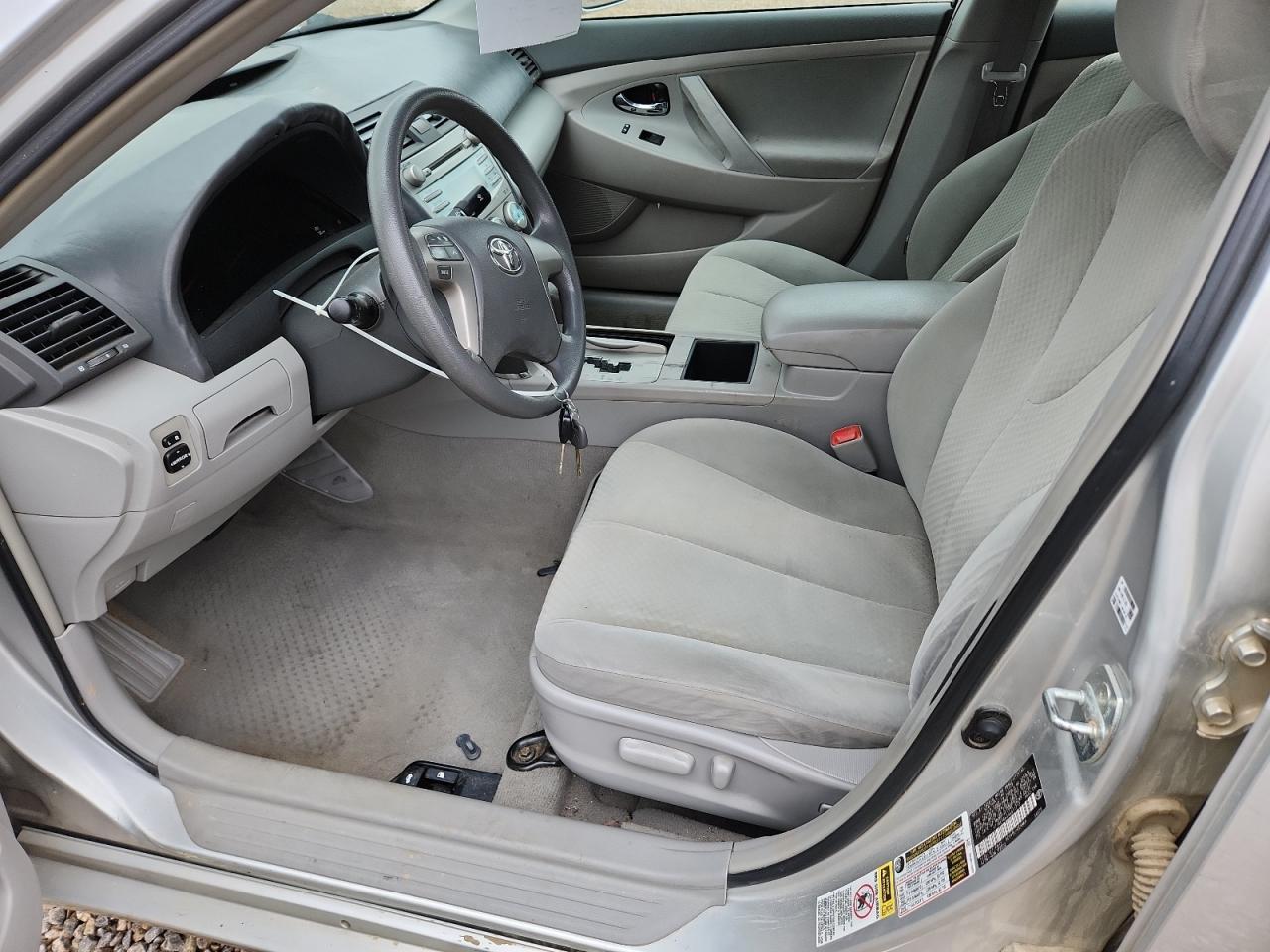 2009 Toyota Camry Le - Image 7