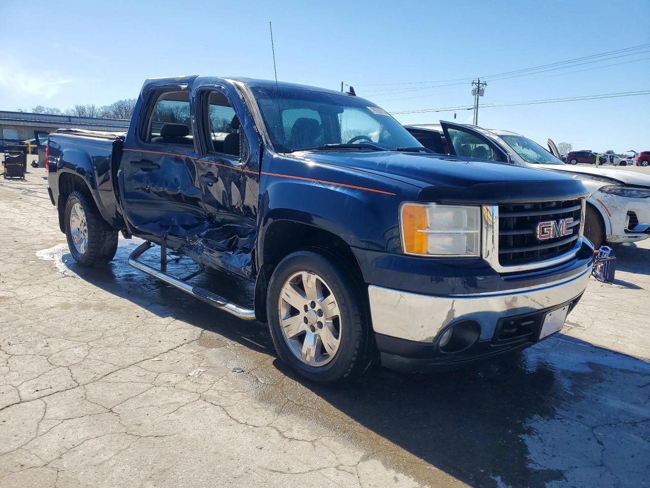 2007 GMC New Sierra C1500 - Image 4
