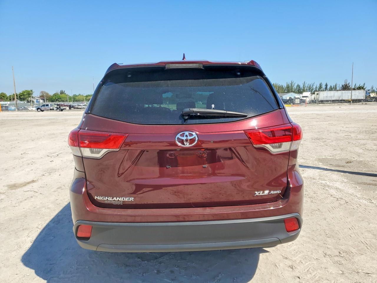 2019 Toyota Highlander Xle - Image 6