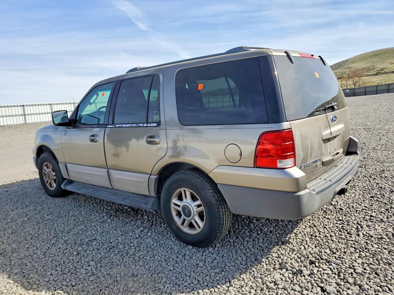2002 Ford Expedition - Image 2