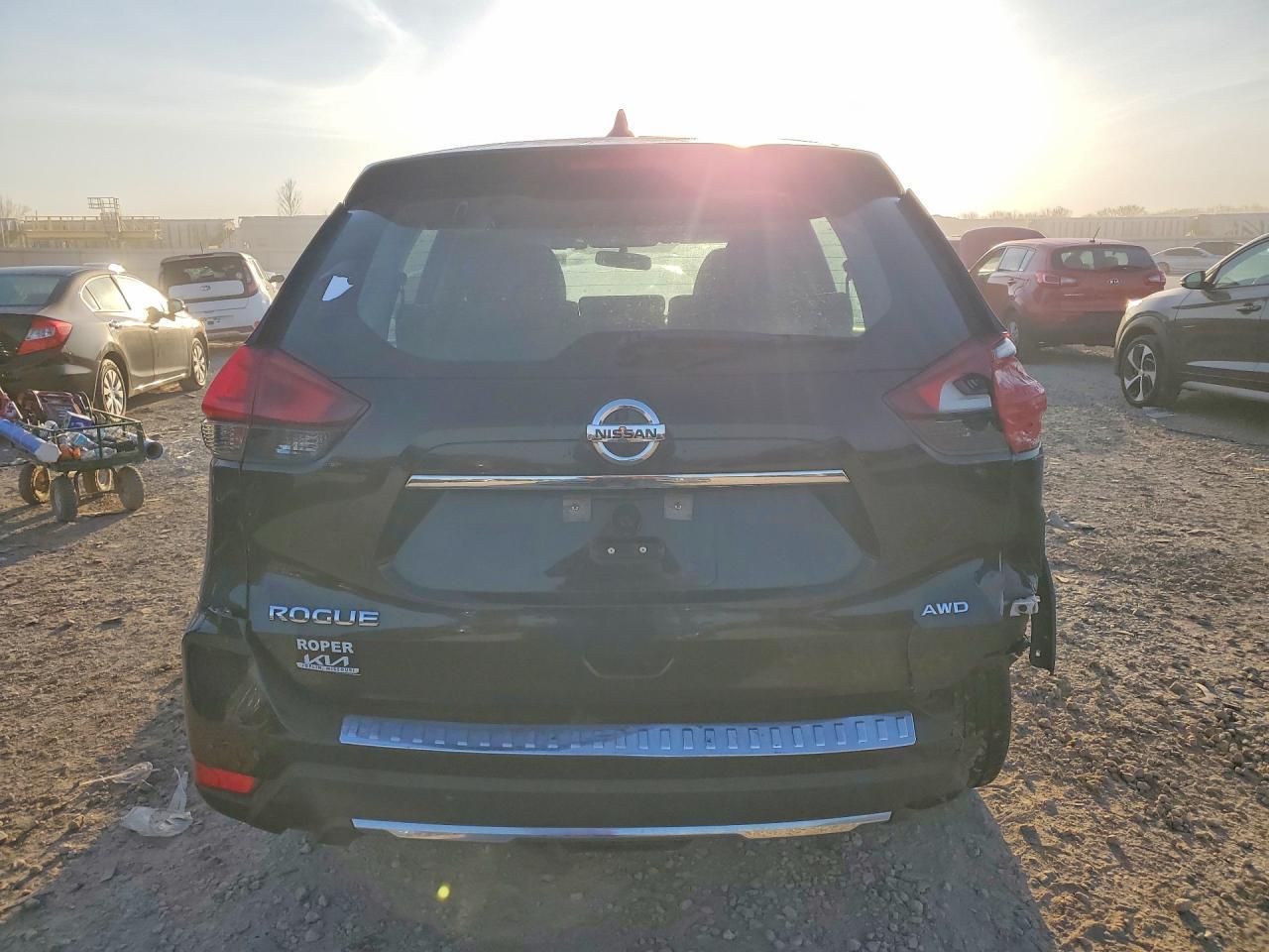 2018 Nissan Rogue S - Image 6