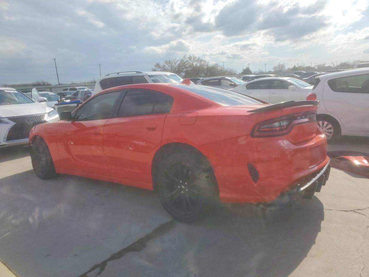 2017 Dodge Charger Sxt - Фото 2