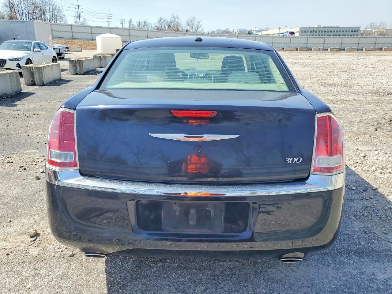 2012 Chrysler 300 - Фото 6