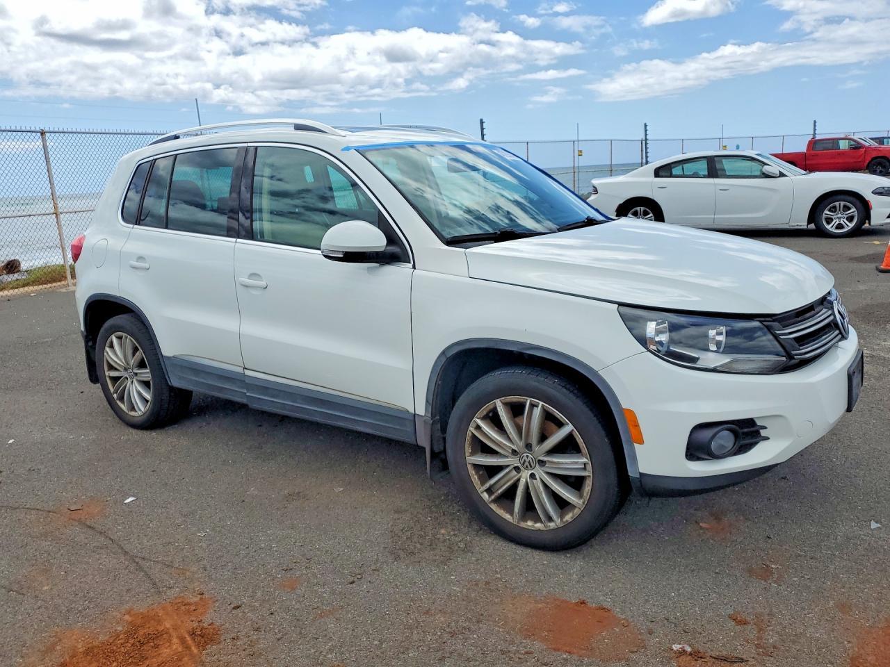 2014 Volkswagen Tiguan S - Image 4