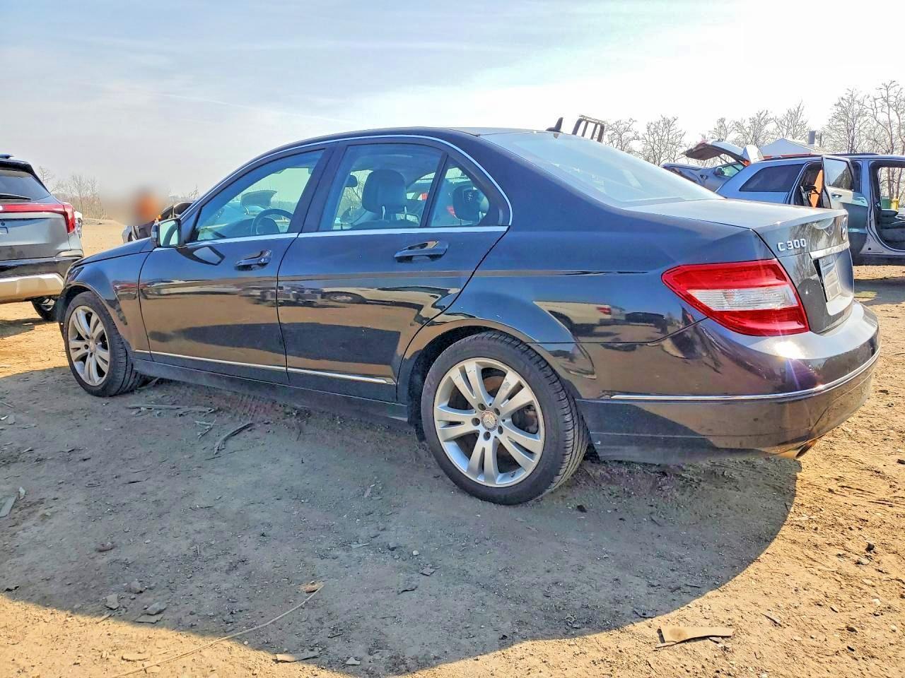 2011 Mercedes-Benz C 300 4Matic - Фото 2