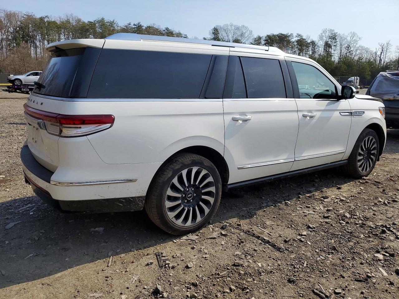 2022 Lincoln Navigator L Black Label - Image 3