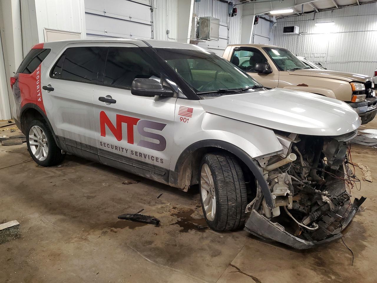 2016 Ford Explorer P - Фото 4