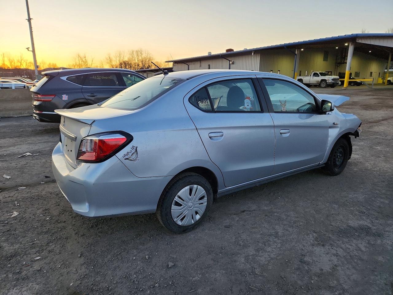 2024 Mitsubishi Mirage G4 Es - Image 3