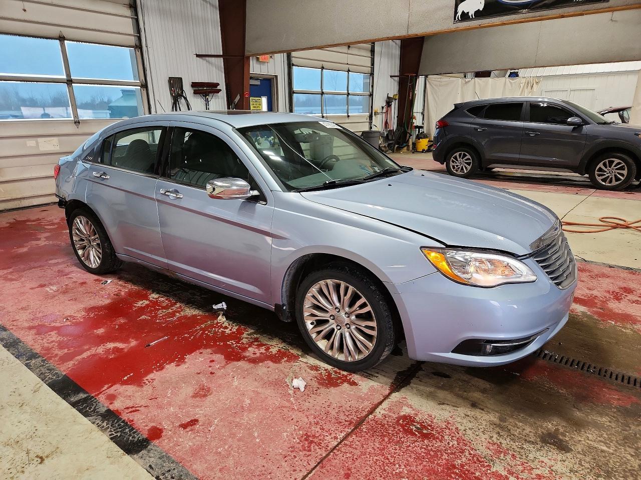 2012 Chrysler 200 Limited - Фото 4
