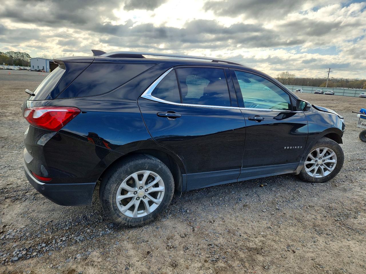 2019 Chevrolet Equinox Lt - Image 3
