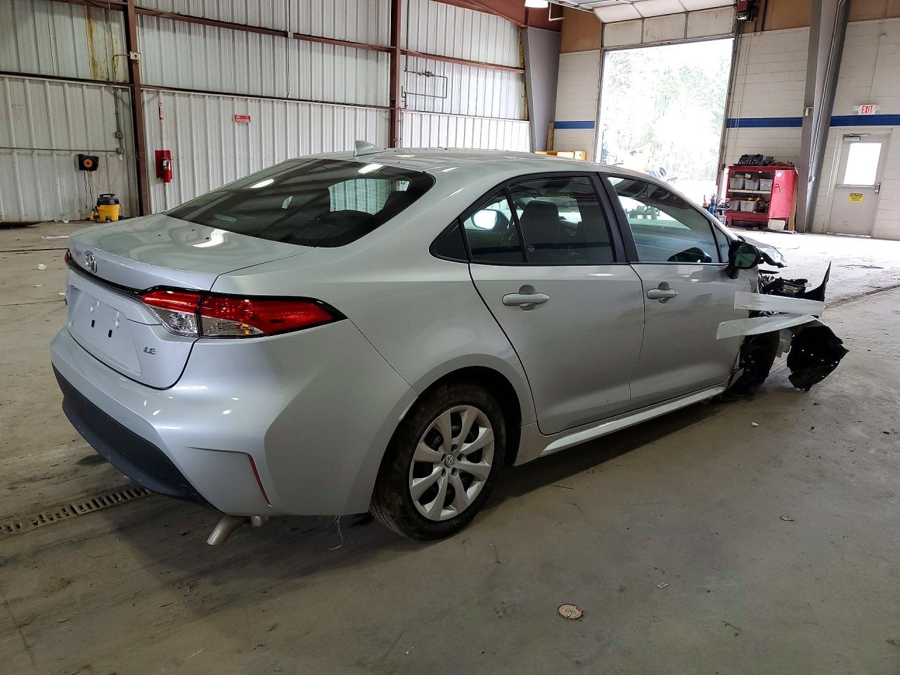 2025 Toyota Corolla Le - Фото 3