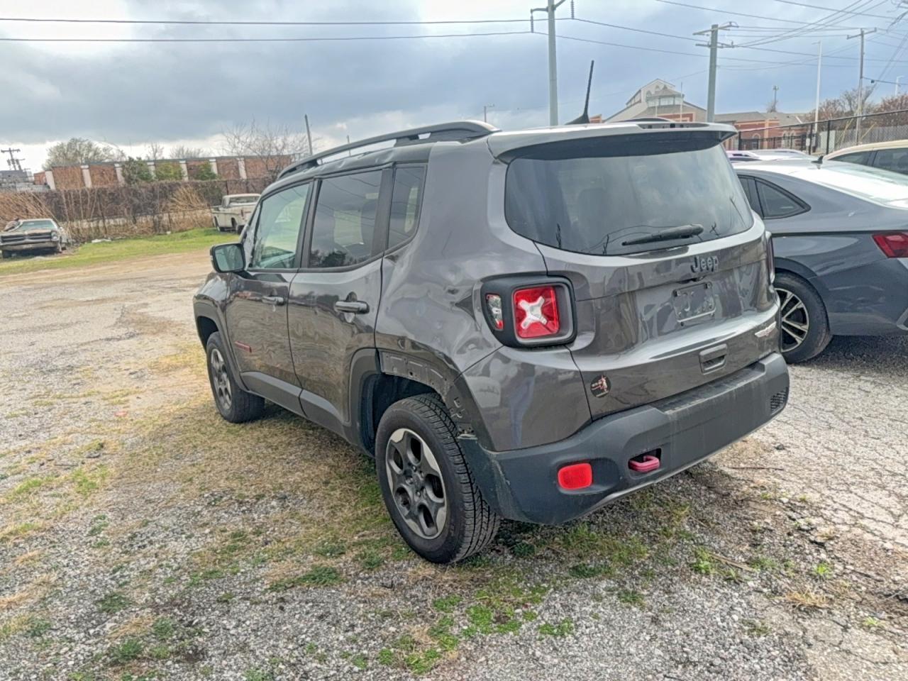 2018 Jeep Renegade Trailhawk - Image 3