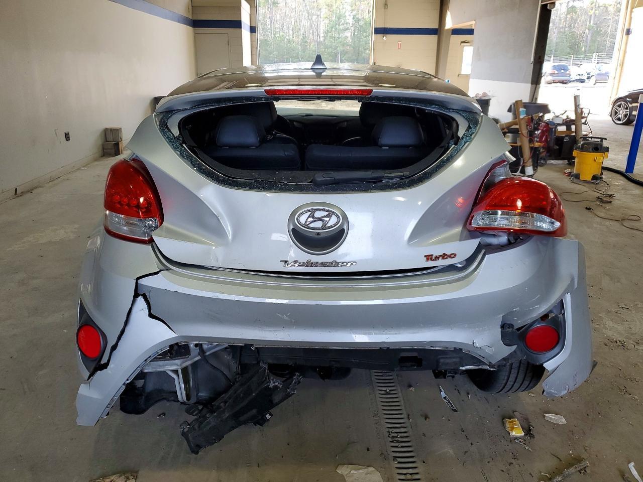 2016 Hyundai Veloster Turbo - Фото 6