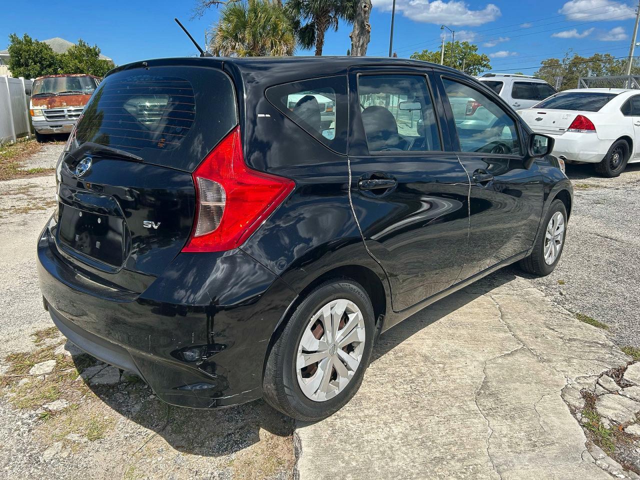 2019 Nissan Versa Note Sv - Image 4