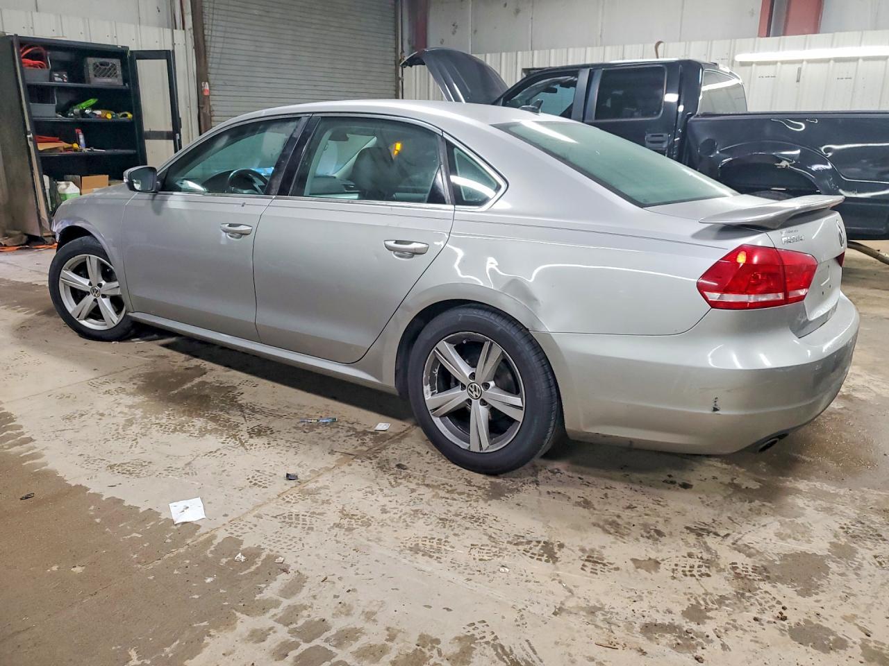 2013 Volkswagen Passat Se - Фото 2