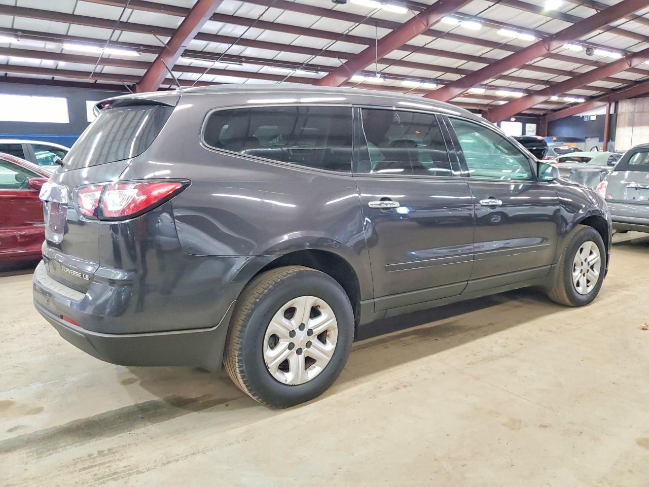 2016 Chevrolet Traverse Ls - Image 3