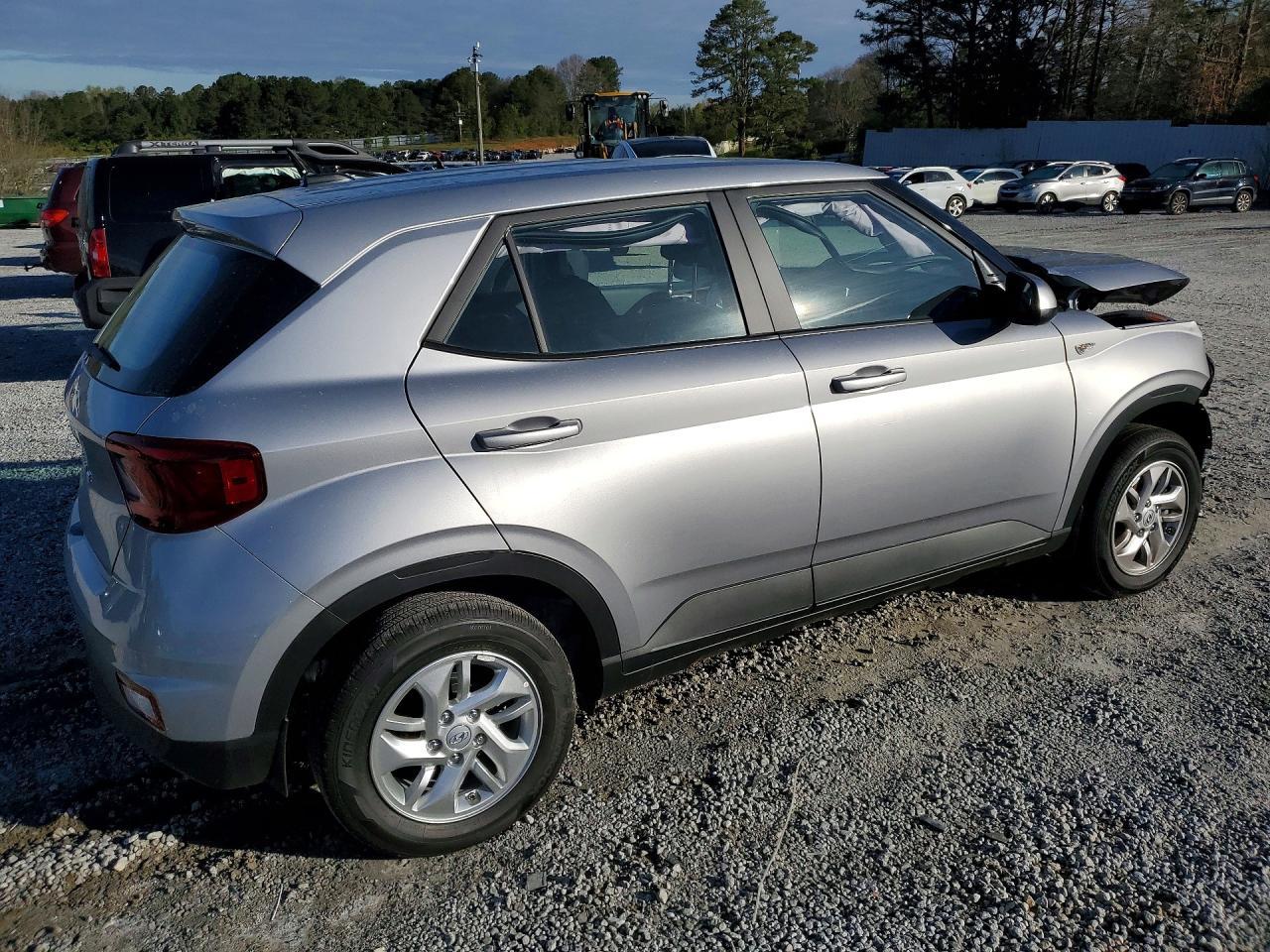 2026 Hyundai Venue Se - Image 3