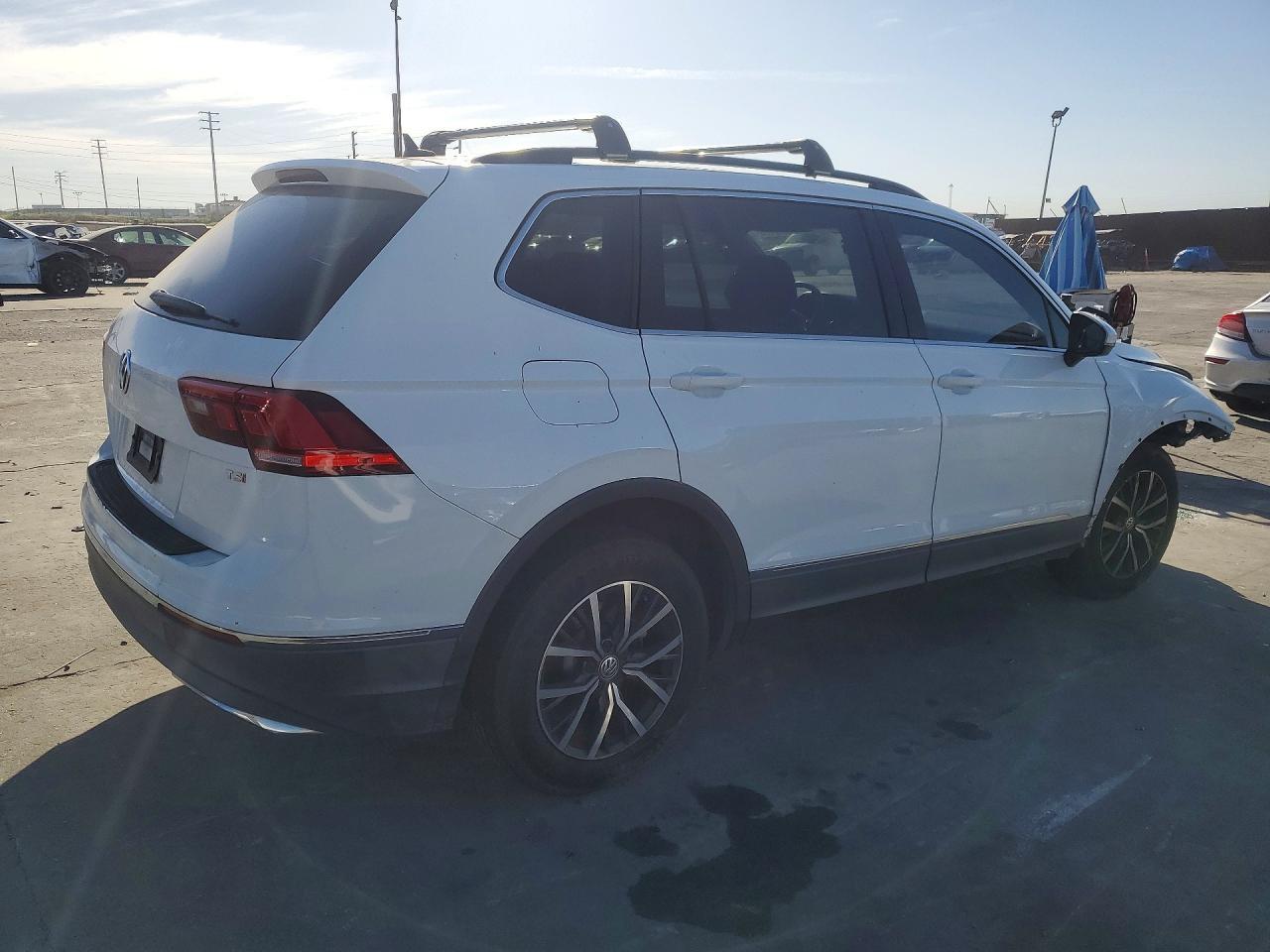 2018 Volkswagen Tiguan Se/ - Image 3
