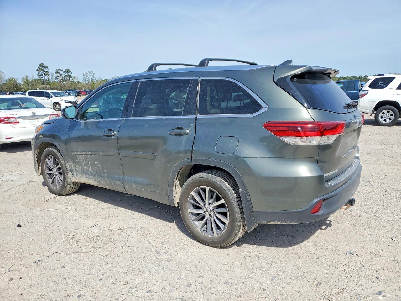 2017 Toyota Highlander Xle - Фото 2