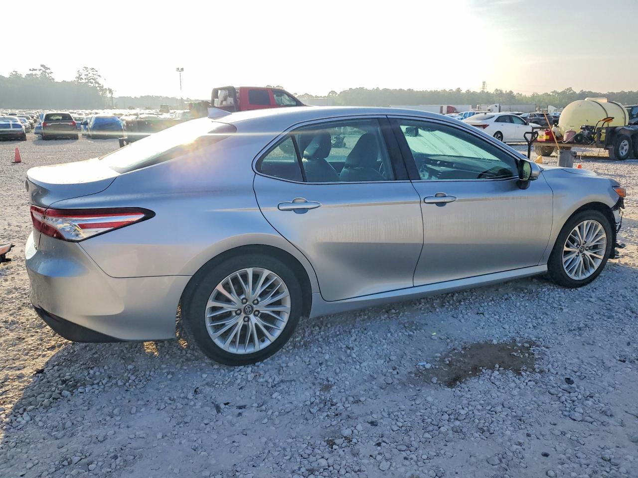 2019 Toyota Camry Xle - Фото 3