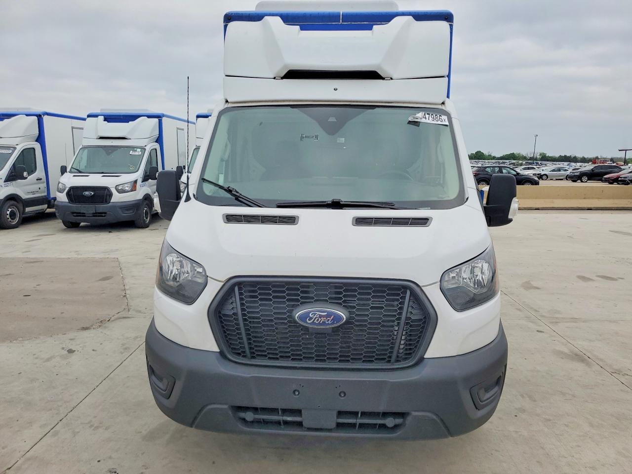2022 Ford Transit Delivery Truck - Фото 5