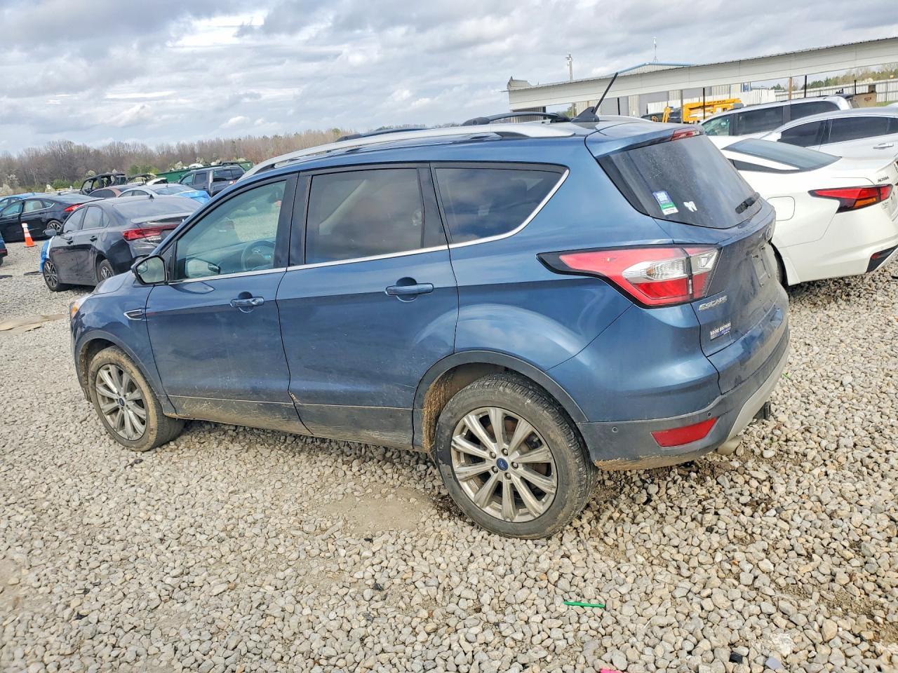 2018 Ford Escape Titanium - Фото 2