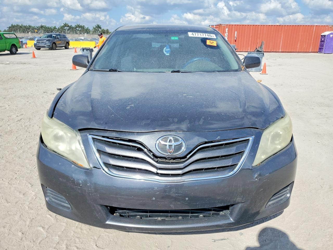 2010 Toyota Camry Le - Фото 5