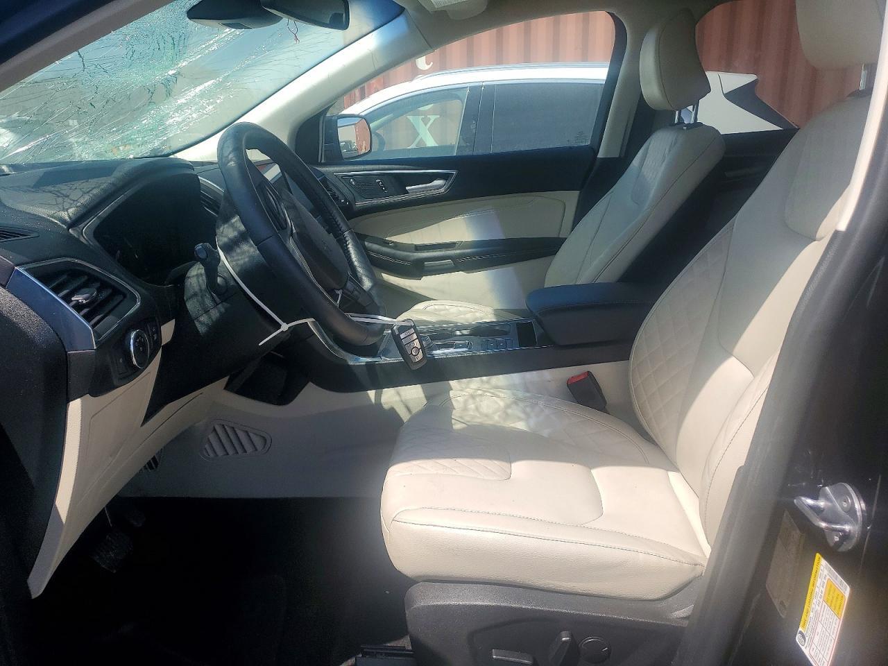 2023 Ford Edge Titanium - Image 7