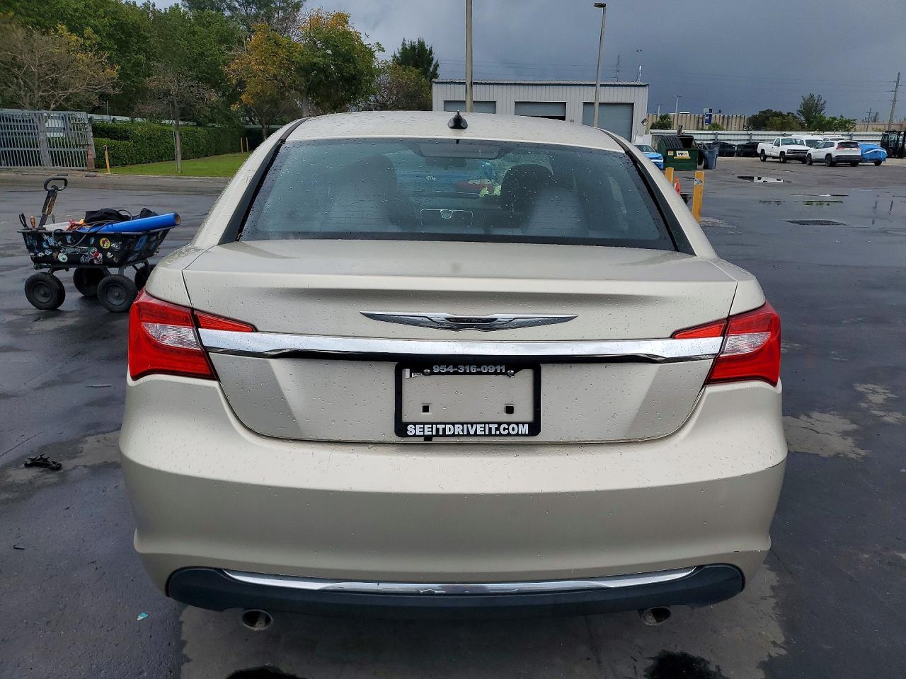 2014 Chrysler 200 Lx - Фото 6