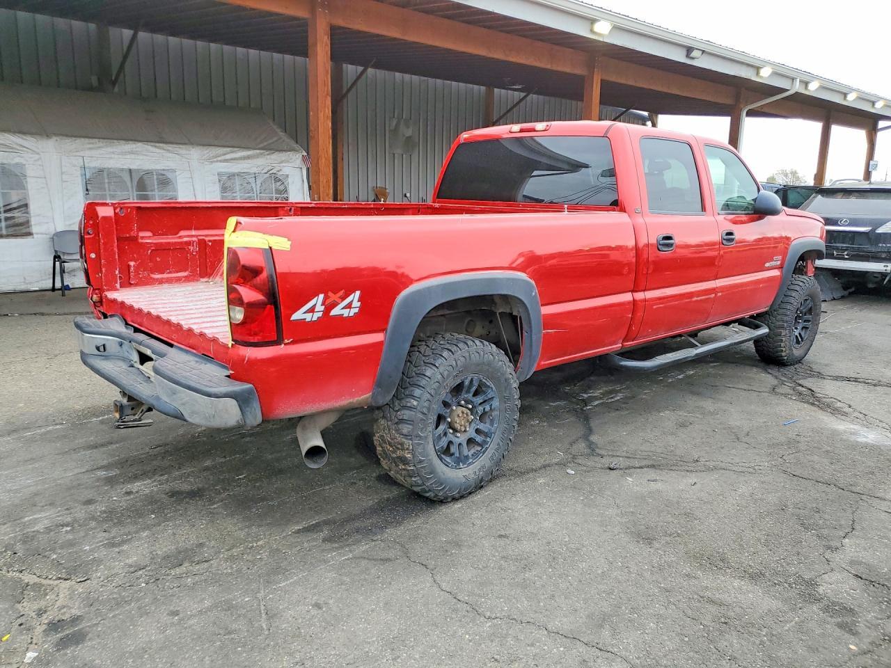 2005 Chevrolet Silverado K2500 Heavy Duty - Image 3