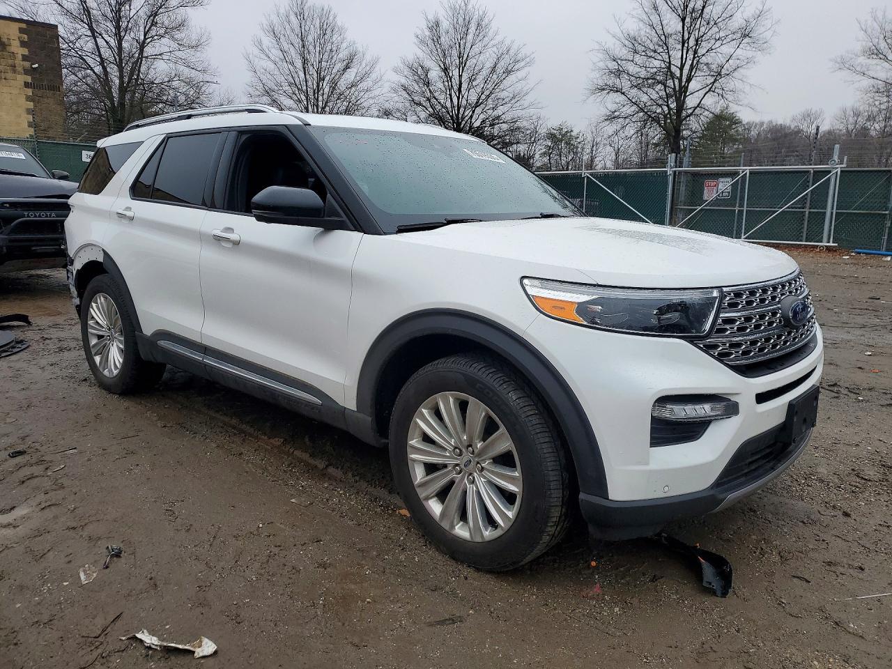 2020 Ford Explorer Limited - Image 4