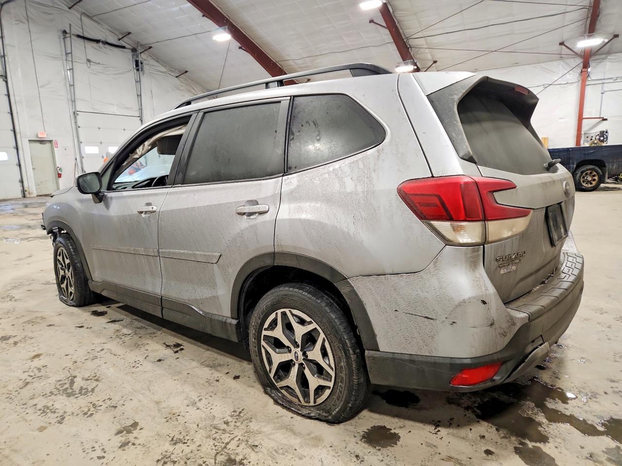 2019 Subaru Forester Premium - Фото 2