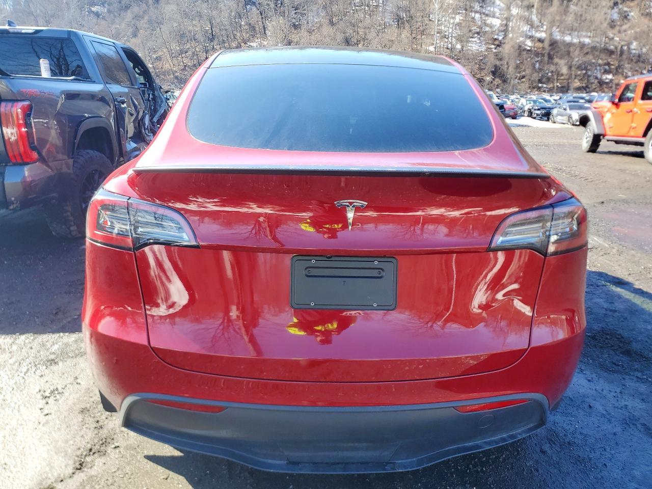 2024 Tesla Model Y - Фото 6