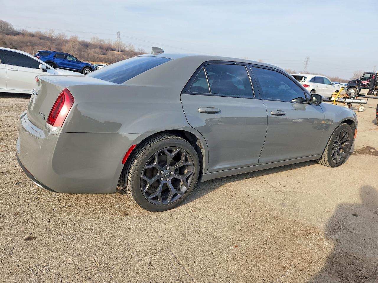 2019 Chrysler 300 S - Фото 3