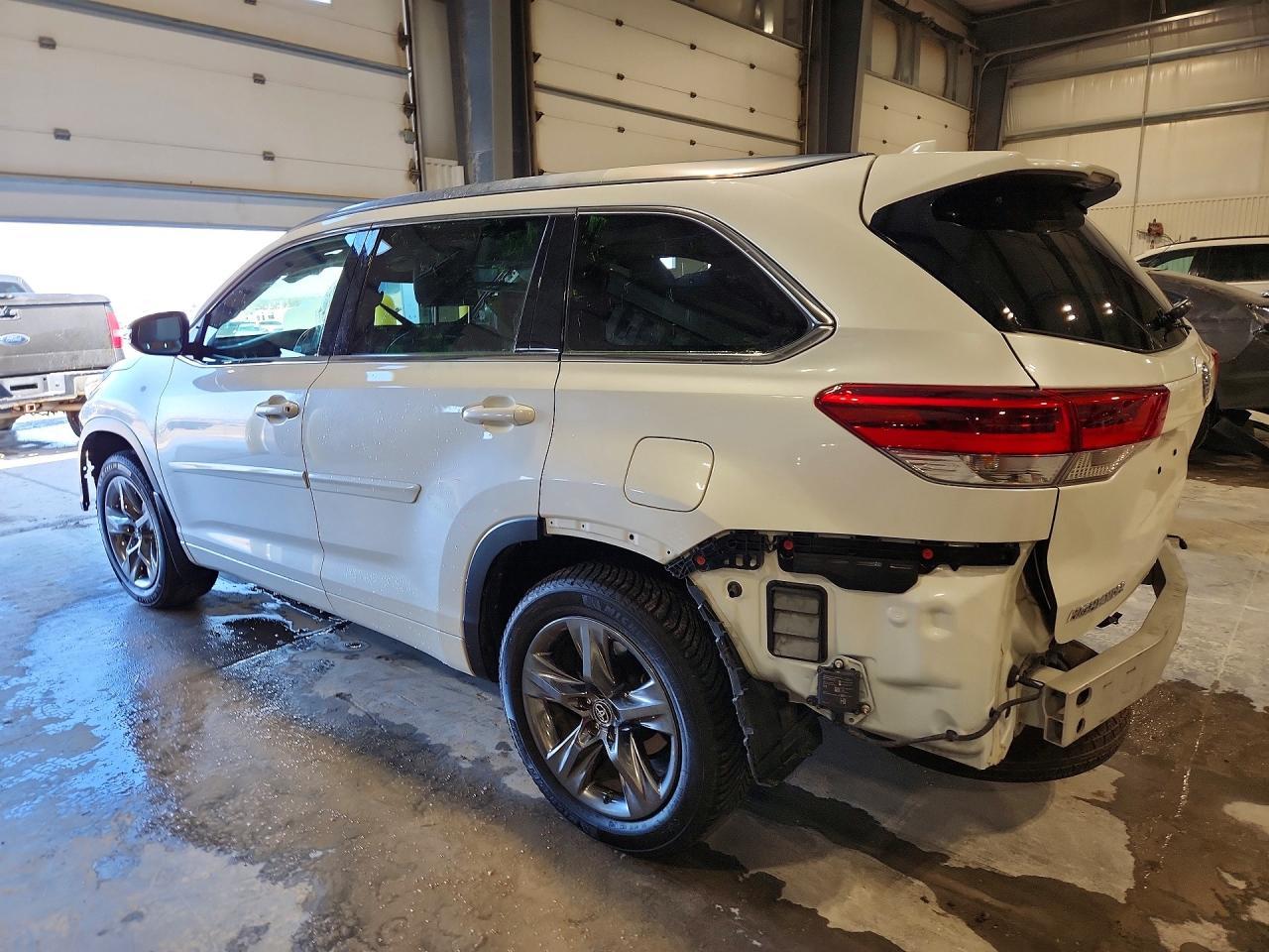 2019 Toyota Highlander Limited Platinum - Фото 2