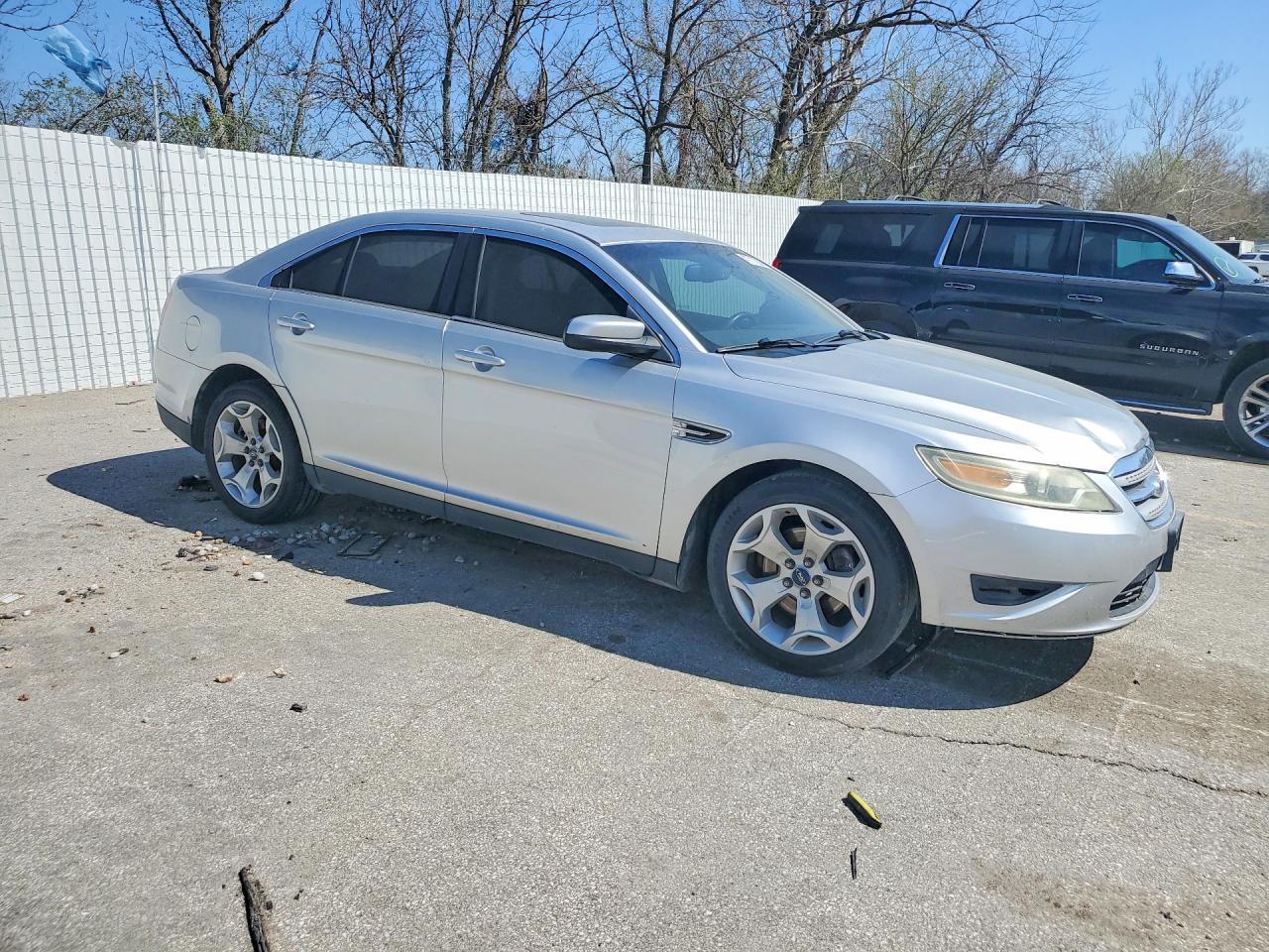 2010 Ford Taurus Sel - Фото 4