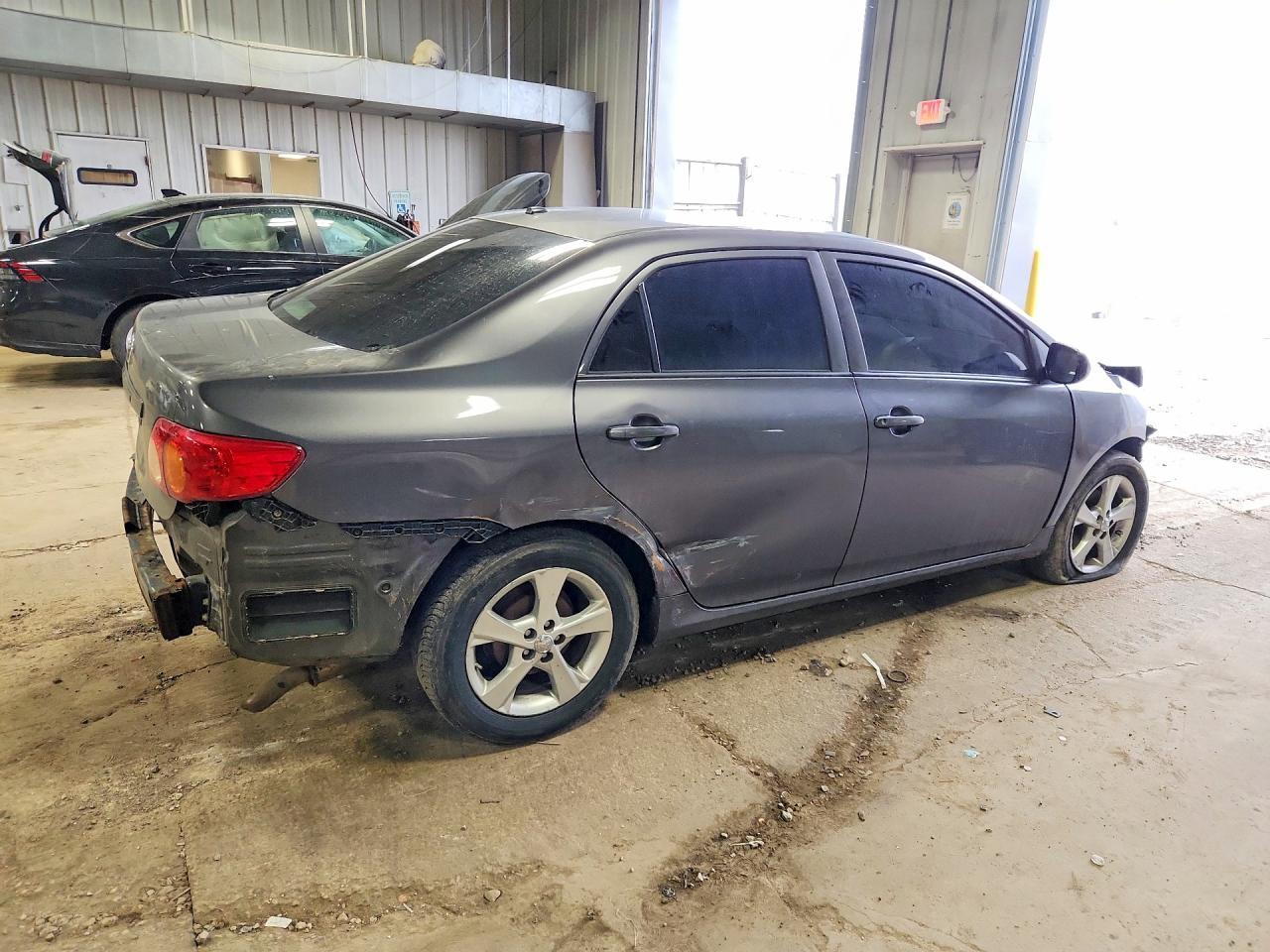 2010 Toyota Corolla Base - Фото 3