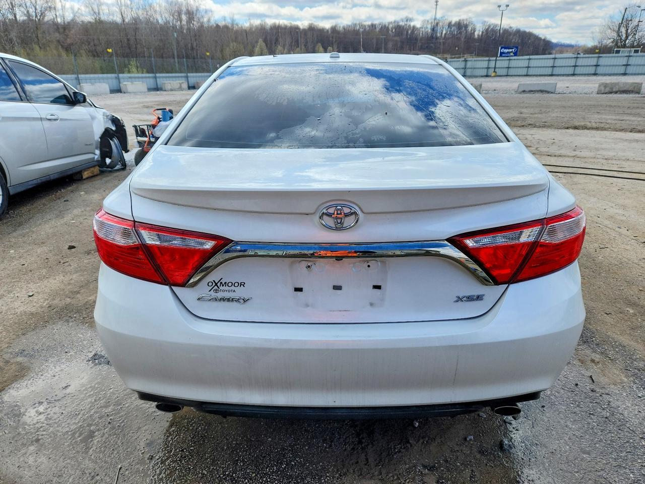 2016 Toyota Camry Xse V6 - Image 6